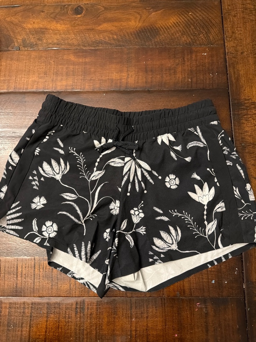 Athleta light weight shorts